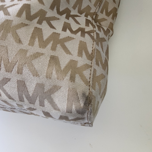 MK Signature Tote - Picture 6 of 13